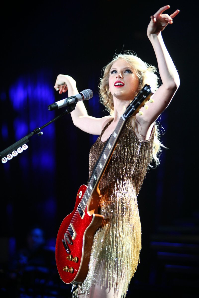 Taylor Swift — March 22 - Birmingham, United Kingdom — photo 11