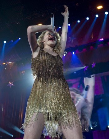 Taylor Swift — March 22 - Birmingham, United Kingdom — photo 18
