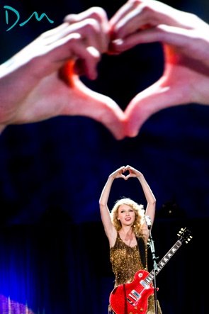Taylor Swift — March 22 - Birmingham, United Kingdom — photo 60