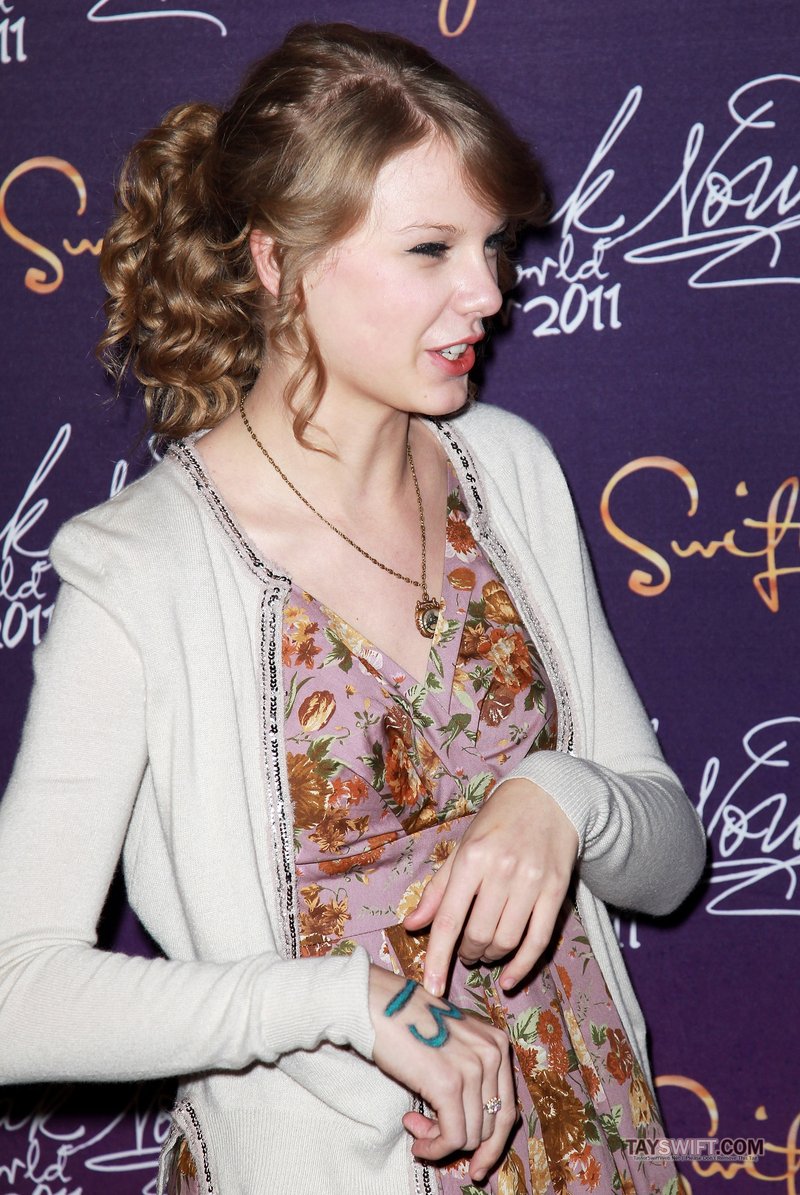 Taylor Swift — March 22 - Birmingham, United Kingdom — photo 66
