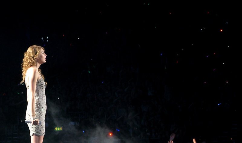 Taylor Swift — March 27 - Dublin, Republic of Ireland — photo 27