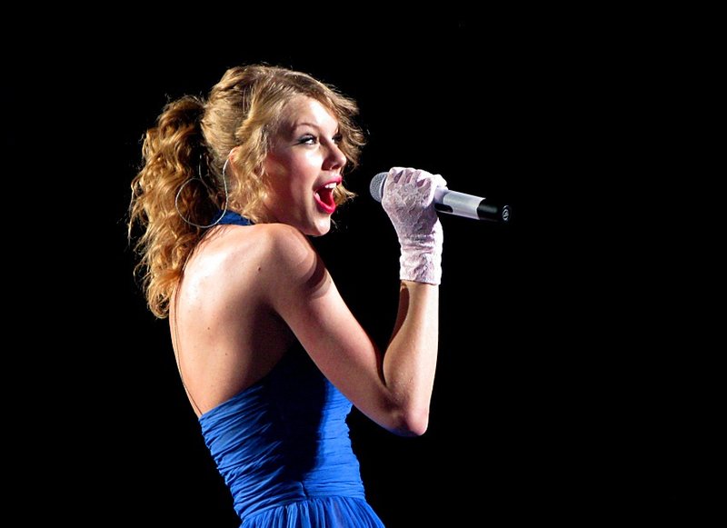 Taylor Swift — March 27 - Dublin, Republic of Ireland — photo 32