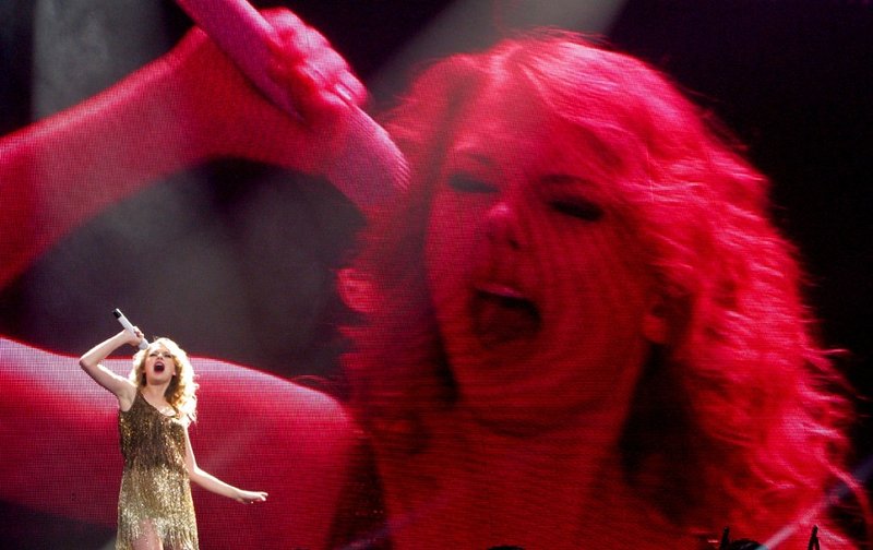 Taylor Swift — March 27 - Dublin, Republic of Ireland — photo 34