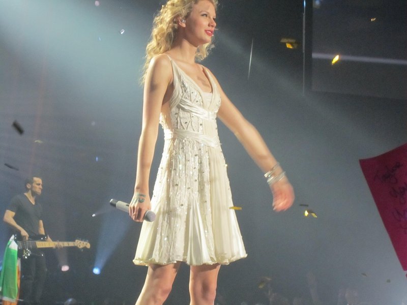 Taylor Swift — March 27 - Dublin, Republic of Ireland — photo 82