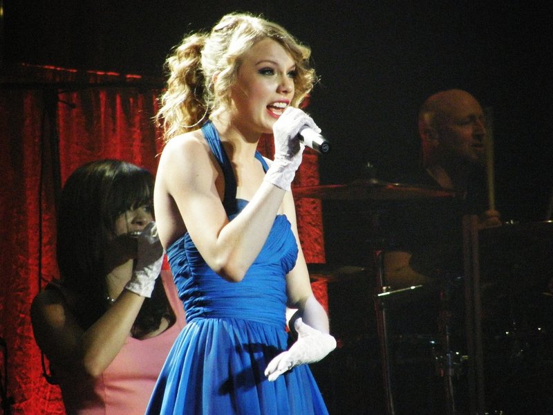 Taylor Swift — March 27 - Dublin, Republic of Ireland — photo 85