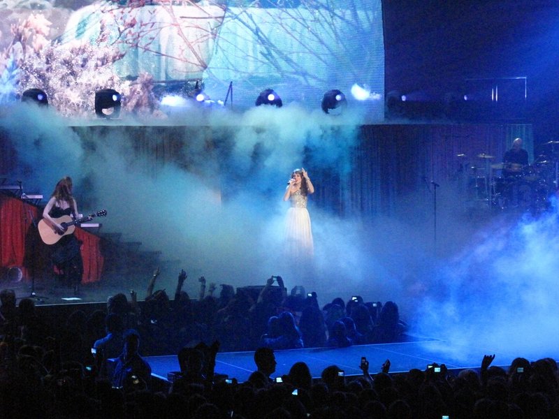Taylor Swift — March 27 - Dublin, Republic of Ireland — photo 100