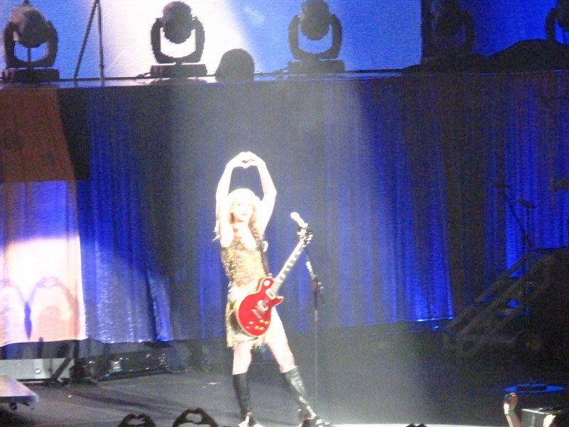 Taylor Swift — March 27 - Dublin, Republic of Ireland — photo 115