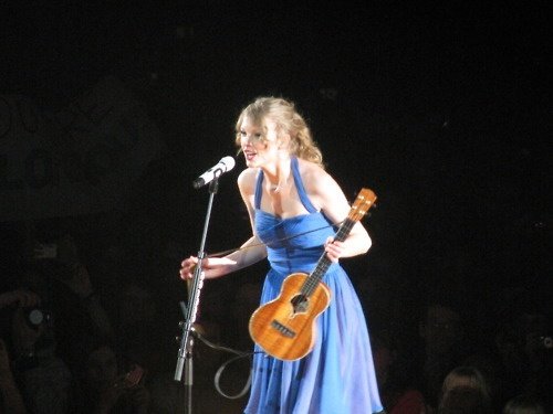 Taylor Swift — March 6 - Brussels, Belgium — photo 9