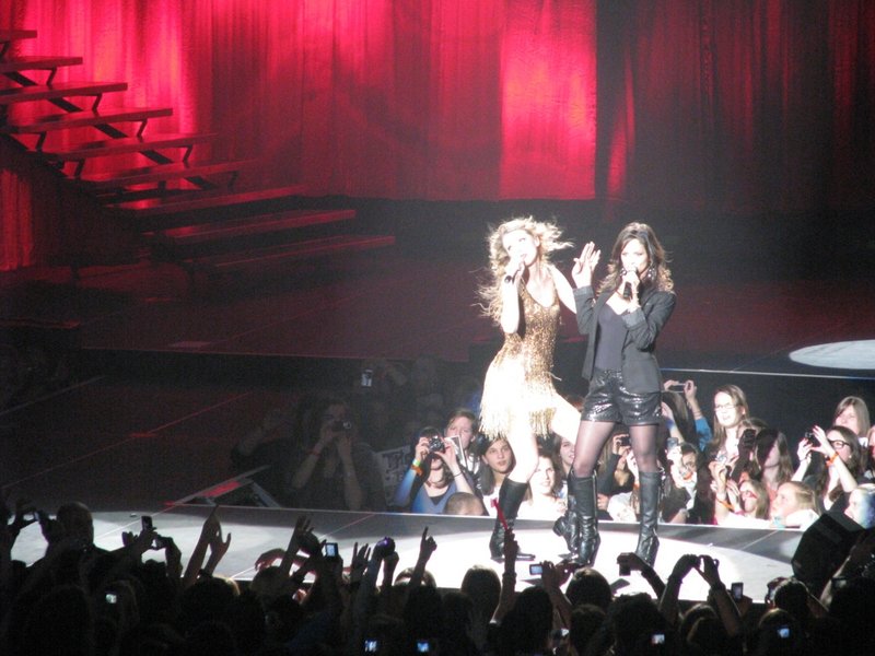 Taylor Swift — March 6 - Brussels, Belgium — photo 22