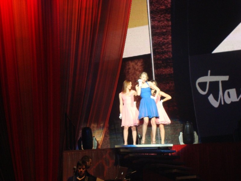 Taylor Swift — March 6 - Brussels, Belgium — photo 27