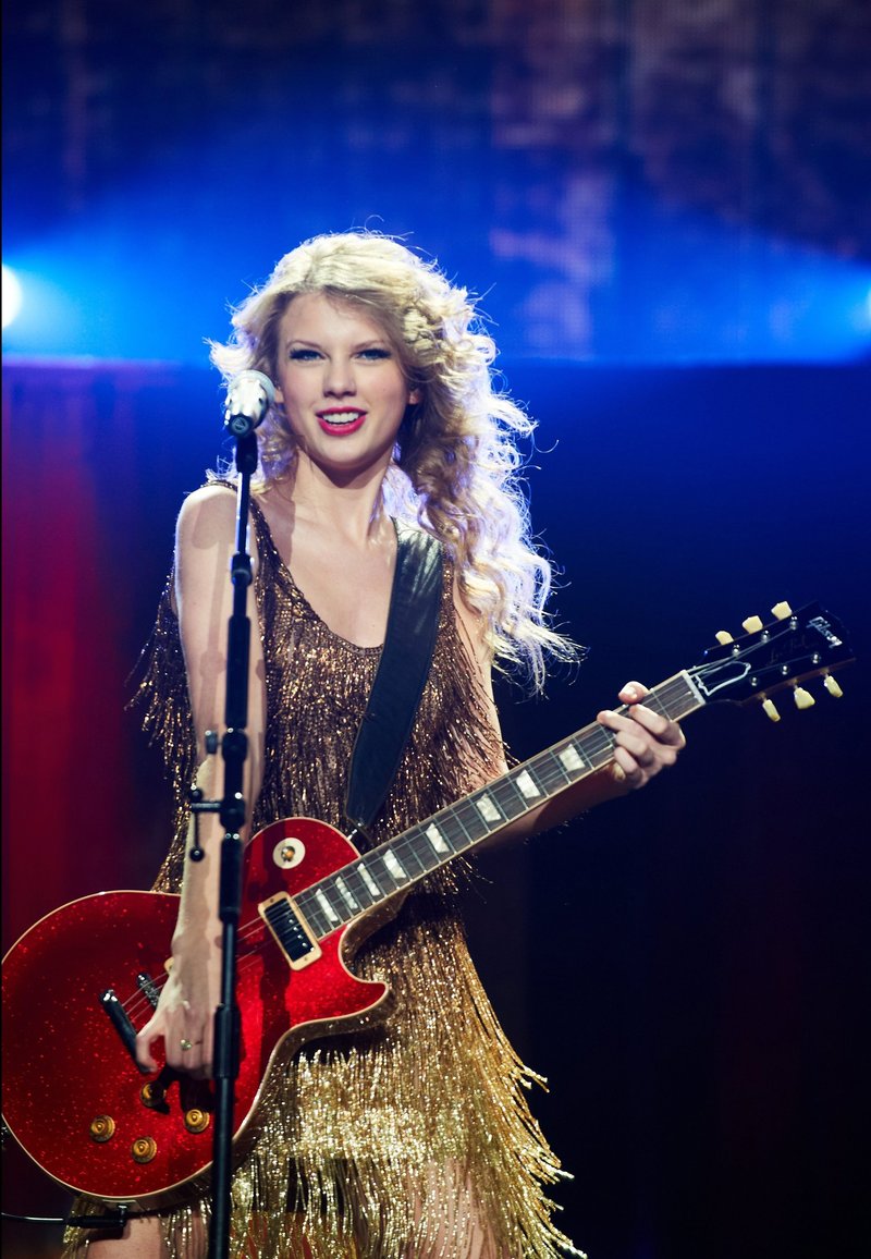 Taylor Swift — March 6 - Brussels, Belgium — photo 40