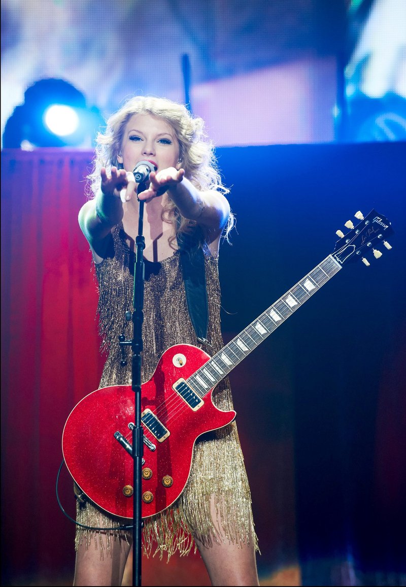Taylor Swift — March 6 - Brussels, Belgium — photo 44