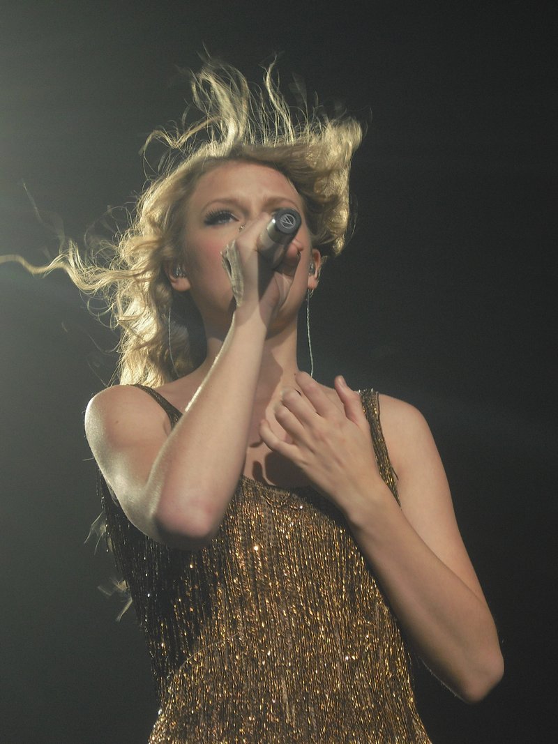 Taylor Swift — March 6 - Brussels, Belgium — photo 62