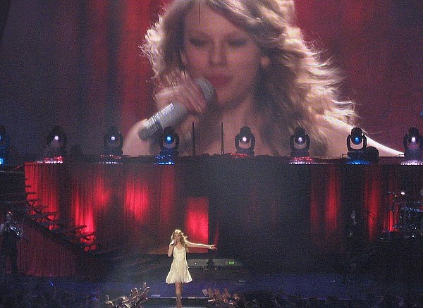 Taylor Swift — March 6 - Brussels, Belgium — photo 76