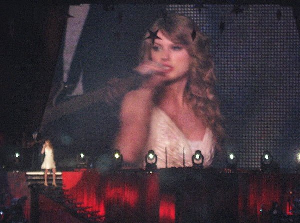 Taylor Swift — March 6 - Brussels, Belgium — photo 77