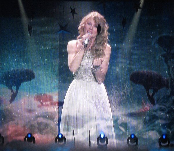 Taylor Swift — March 6 - Brussels, Belgium — photo 82