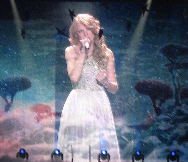 Taylor Swift — March 6 - Brussels, Belgium — photo 83