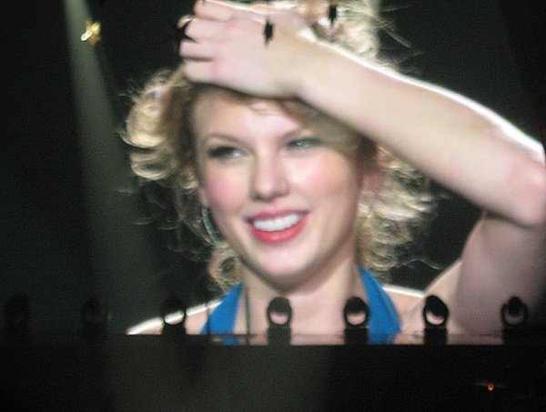 Taylor Swift — March 6 - Brussels, Belgium — photo 89
