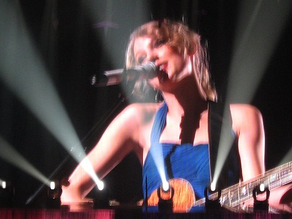 Taylor Swift — March 6 - Brussels, Belgium — photo 96