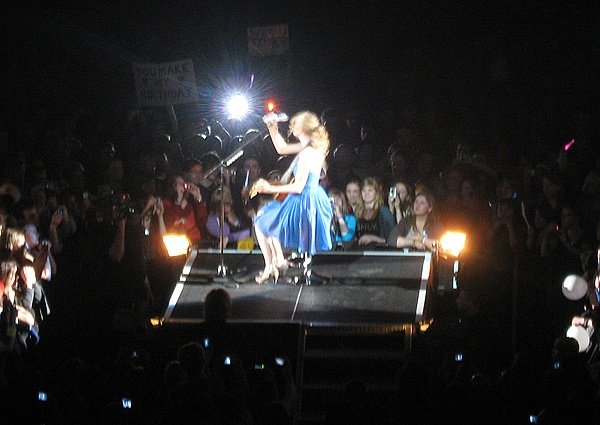 Taylor Swift — March 6 - Brussels, Belgium — photo 99