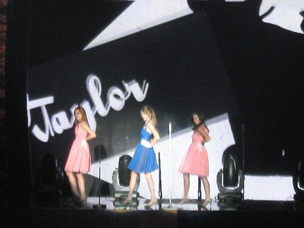 Taylor Swift — March 6 - Brussels, Belgium — photo 103