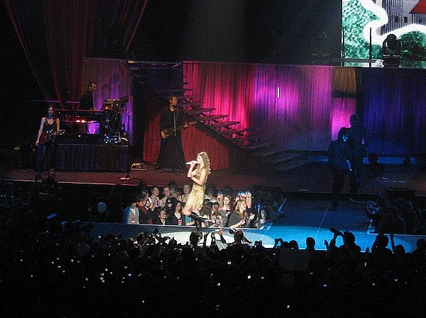 Taylor Swift — March 6 - Brussels, Belgium — photo 113