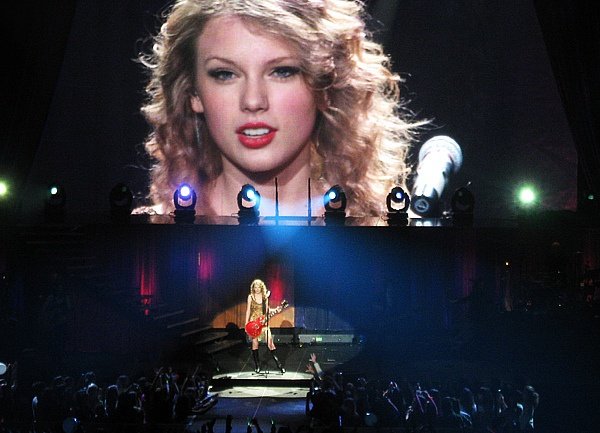 Taylor Swift — March 6 - Brussels, Belgium — photo 116