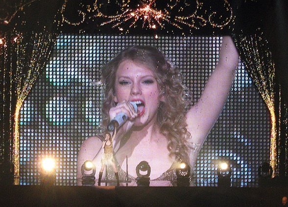 Taylor Swift — March 6 - Brussels, Belgium — photo 120