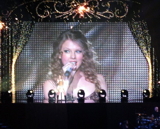 Taylor Swift — March 6 - Brussels, Belgium — photo 121