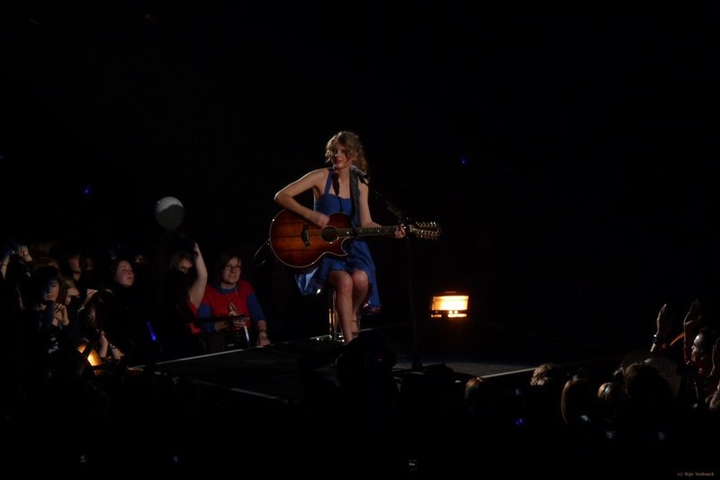 Taylor Swift — March 6 - Brussels, Belgium — photo 130