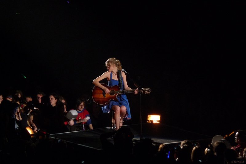 Taylor Swift — March 6 - Brussels, Belgium — photo 132