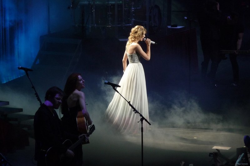 Taylor Swift — March 6 - Brussels, Belgium — photo 138