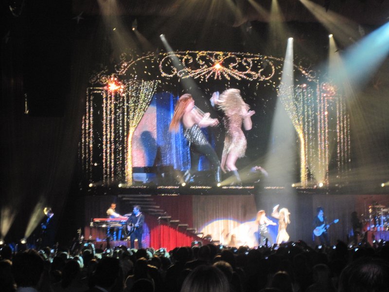 Taylor Swift — March 7 - Rotterdam, Holland — photo 7