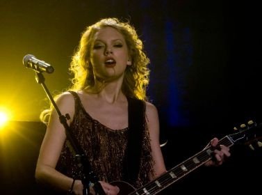 Taylor Swift — March 7 - Rotterdam, Holland — photo 70
