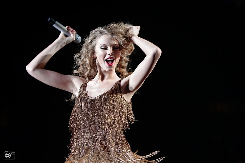Taylor Swift — March 7 - Rotterdam, Holland — photo 76