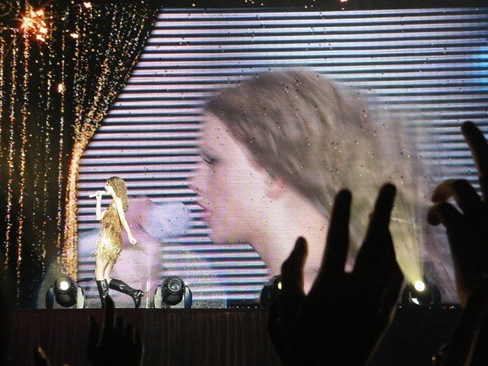Taylor Swift — March 7 - Rotterdam, Holland — photo 91