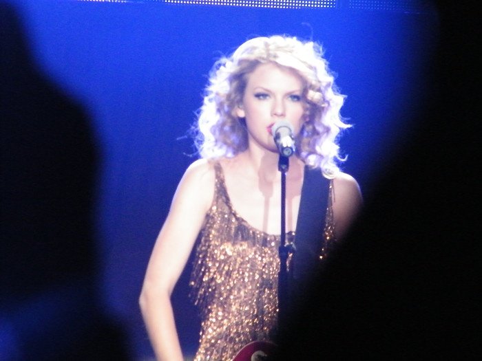 Taylor Swift — March 7 - Rotterdam, Holland — photo 99