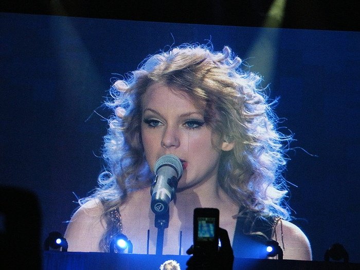 Taylor Swift — March 7 - Rotterdam, Holland — photo 102