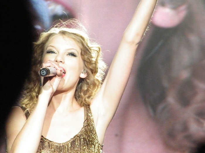 Taylor Swift — March 7 - Rotterdam, Holland — photo 107