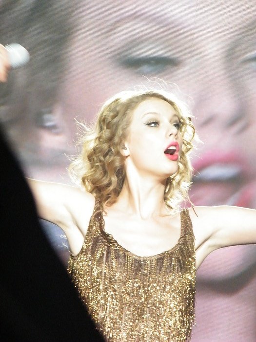 Taylor Swift — March 7 - Rotterdam, Holland — photo 110