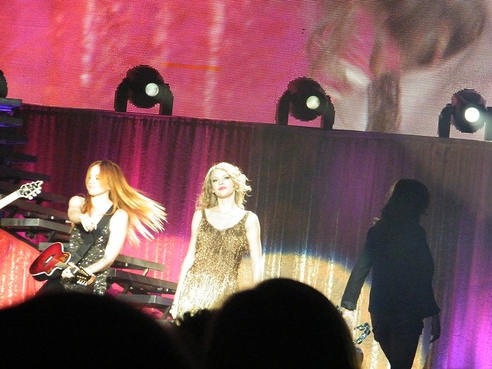 Taylor Swift — March 7 - Rotterdam, Holland — photo 119