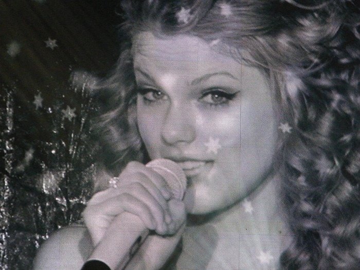 Taylor Swift — March 7 - Rotterdam, Holland — photo 127