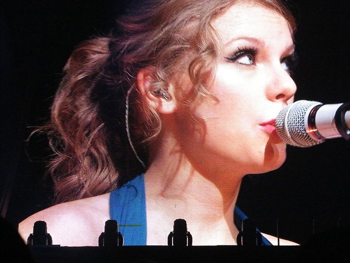 Taylor Swift — March 7 - Rotterdam, Holland — photo 142