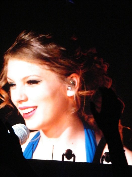 Taylor Swift — March 7 - Rotterdam, Holland — photo 145