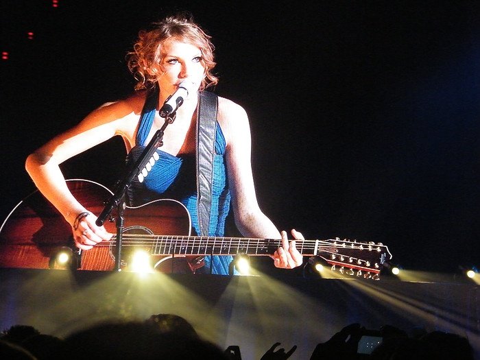 Taylor Swift — March 7 - Rotterdam, Holland — photo 146