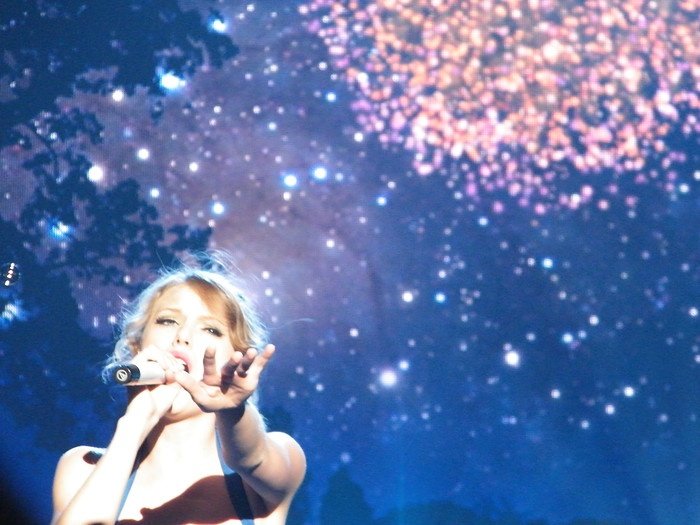 Taylor Swift — March 7 - Rotterdam, Holland — photo 153