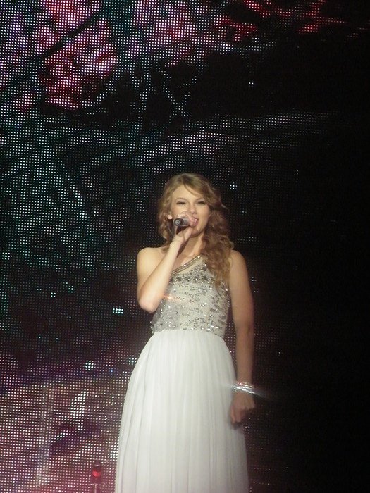 Taylor Swift — March 7 - Rotterdam, Holland — photo 156