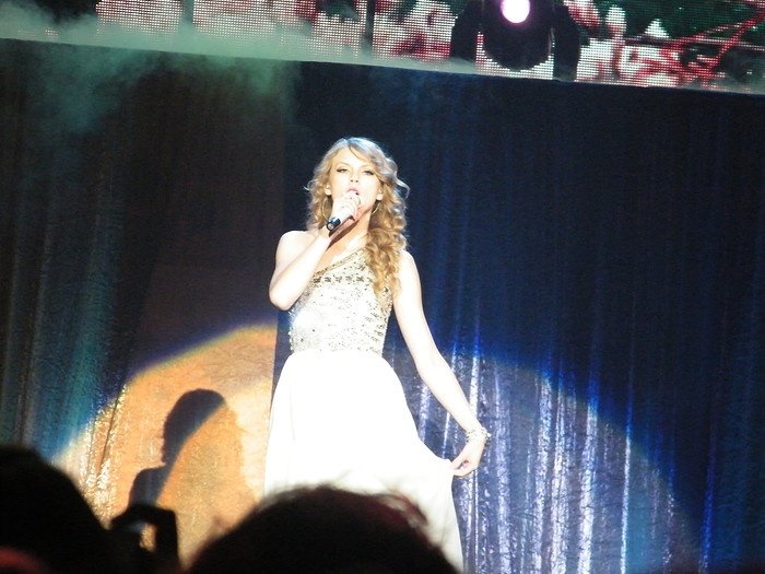 Taylor Swift — March 7 - Rotterdam, Holland — photo 159