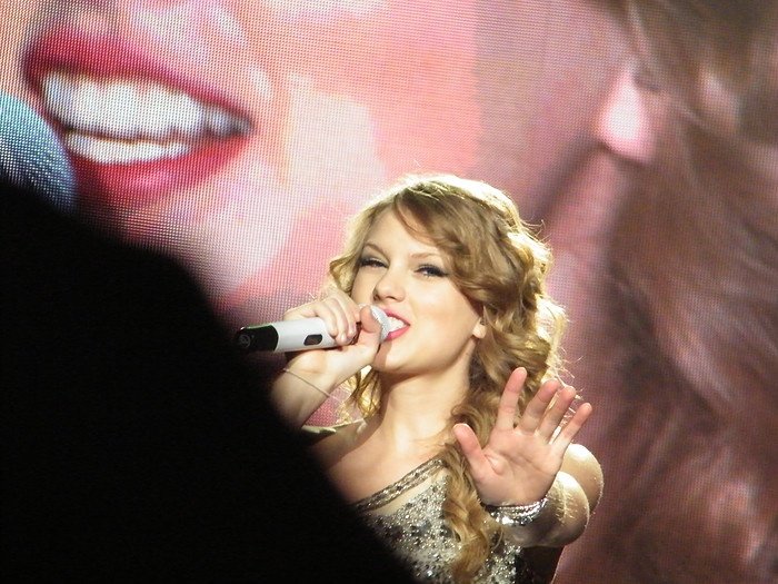 Taylor Swift — March 7 - Rotterdam, Holland — photo 162