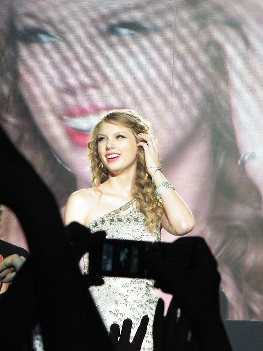 Taylor Swift — March 7 - Rotterdam, Holland — photo 164